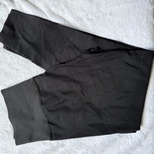 Athleta Aurora Rib 7/8 tight Leggings